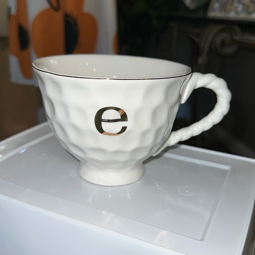 Altar'd State monogram e mug NWOT never used 💚